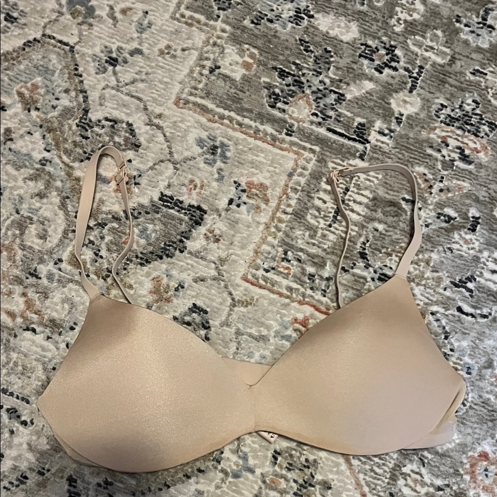 Skims Seamless Nude Bra 34B